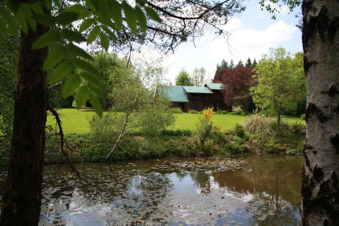 Spruce Lake Sauviat-sur-Vige Exterior foto