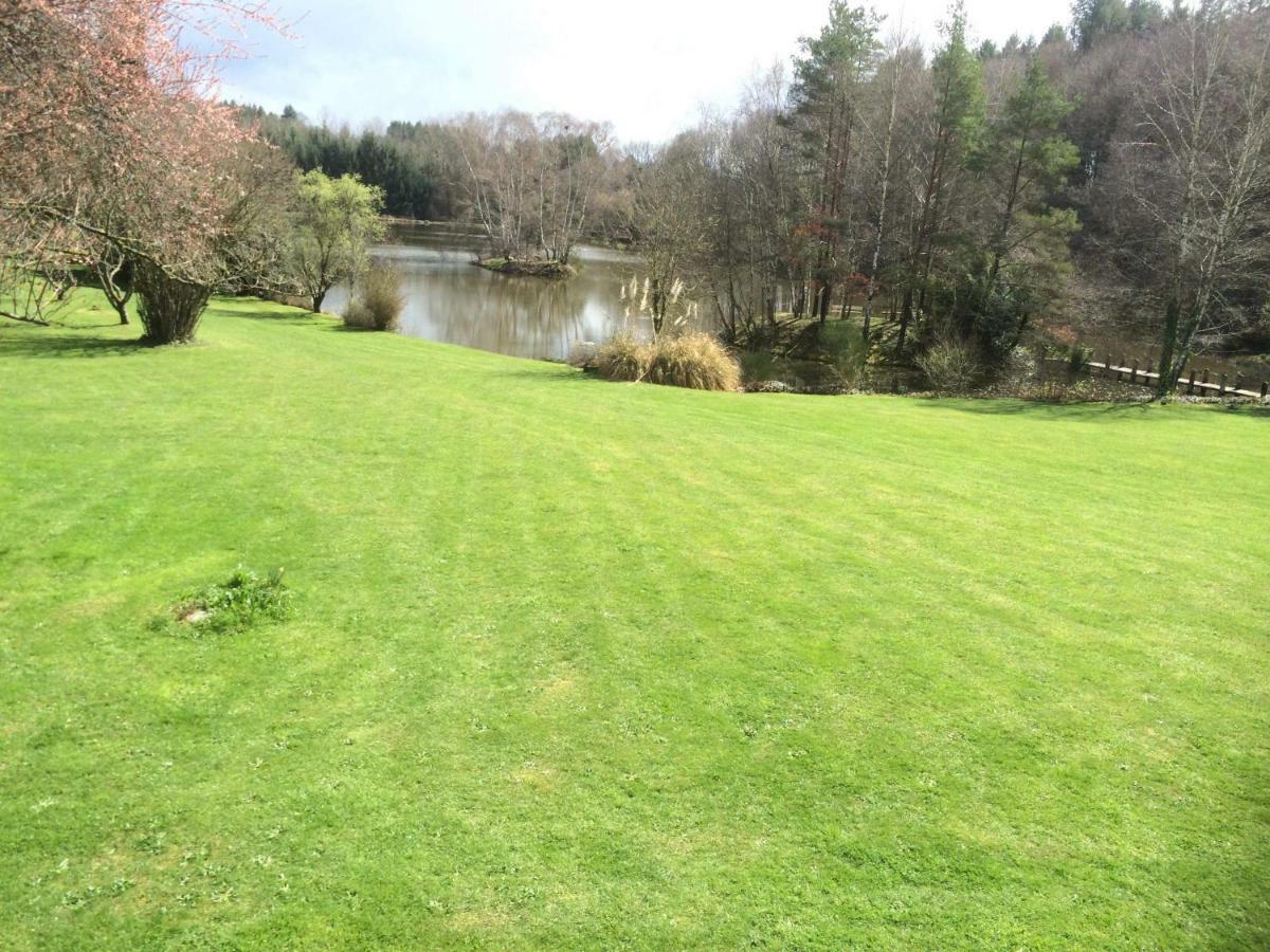 Spruce Lake Sauviat-sur-Vige Exterior foto